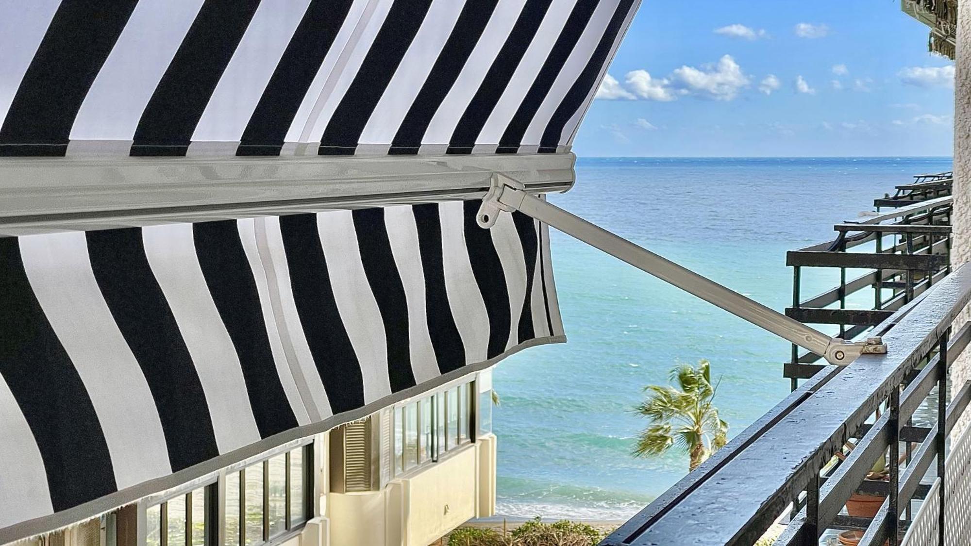 Beachfront 1Br Apartment In Center Of Marbella! ภายนอก รูปภาพ